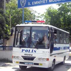 Osmaniye'de şafak operasyonu: 10 gözaltı