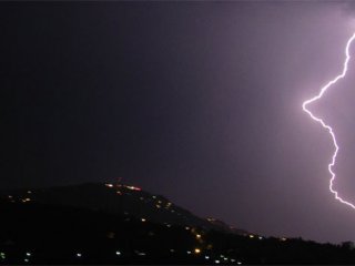 Tüpraş Batman Rafinerisine yıldırım düştü