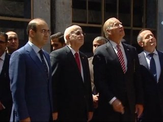 Biden'ın yanındaki heyet şaştı kaldı