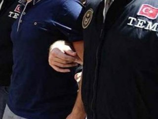 Gülen ve Öcalan kitapları yan yana bulundu