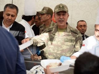 Org. Akar'dan bayram sabahı kritik mesaj!