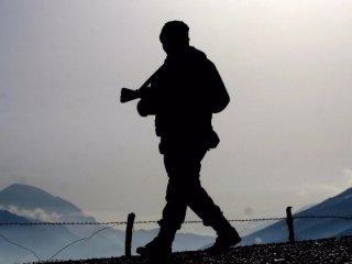 Tugay Komutanlığı'na havanlı saldırdı