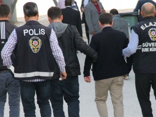 Foça’da 55 subay tutuklandı