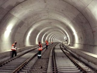 Beklenen metro istasyon çalışmaları başladı