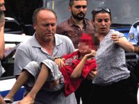 Çocuğun Üzerine Demir Kapı Düştü