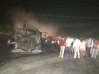 Hatay’da Temizlik Bezi Ve Lastik Yüklü Tır Yandı