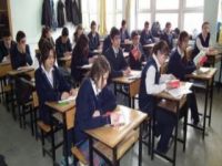 Okulda Siyaset Konuşan Yandı!