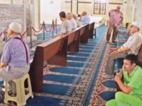 Diyanet sandalye ve taburelerde namaz kılınmaması gerektiğini tebliğ etti