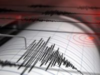 Antalya'da deprem! Halk sokaklara kaçtı