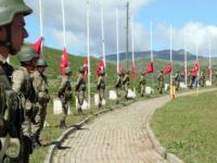 Şehit edilen 33 er için dev anma töreni!