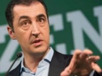 Vatan haini Özdemir'e bakın hangi ülke ödül verdi!