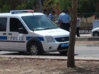Polis okul önlerinde dolaşanlara bakın ne yaptı!