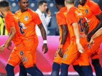 Başakşehir'de 4 kadro dışı! Emre, Adebayor...