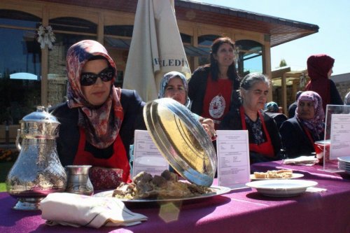 Ahilik Haftası Kapsamında Yörsel Yemek Yarışması Düzenlendi
