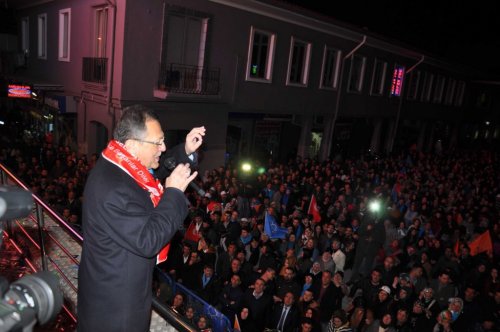 Ak Parti'den Balıkesir'de Gece Mitingi