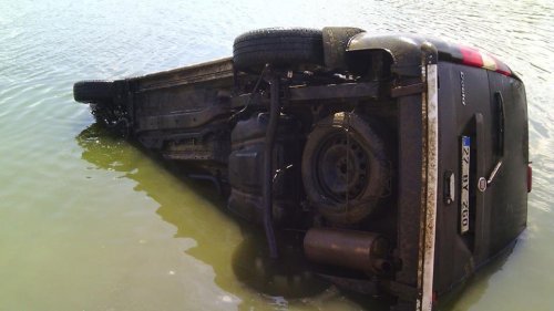 Akharım Barajına Düşen Otomobil Bir Ay Sonra Çıkarılabildi