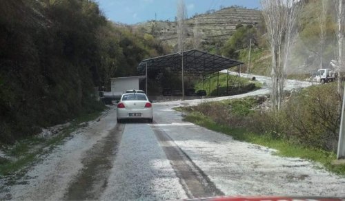 Aydın’ın Yüksek Kesimlerine Dolu Yağdı