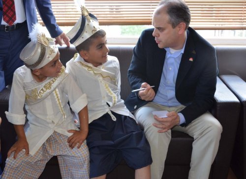 Bakan Kılıç Sünnet Şölenine Katıldı