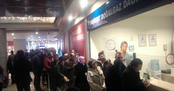 Başkent’te 70’li Yılları Andıran Gaz Kuyruğu