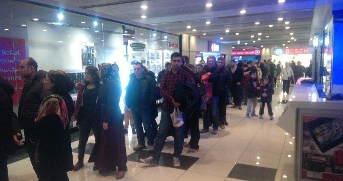 Başkent’te 70’li Yılları Andıran Gaz Kuyruğu