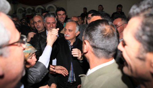 Bayraklı'da Zaferin Adı Hasan Karabağ