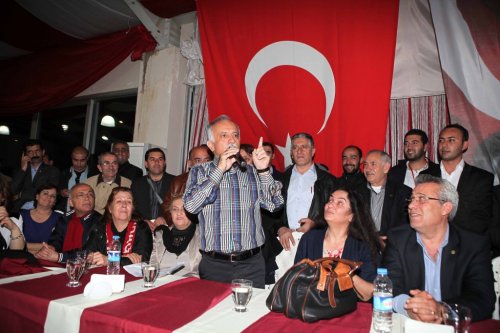 Bayraklı'da Zaferin Adı Hasan Karabağ