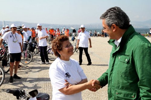 Bisiklet Tutkunları Karşıyaka'da Buluştu