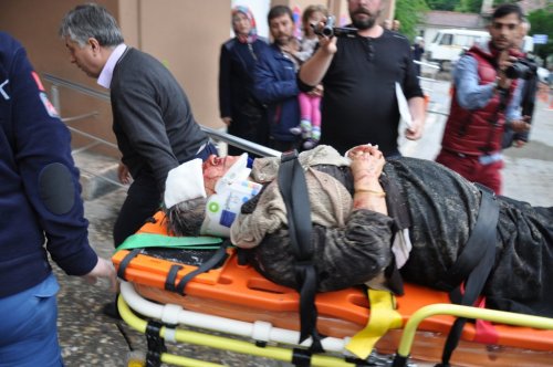 Bursa'da Düğün Yolunda Kaza: 4 Yaralı