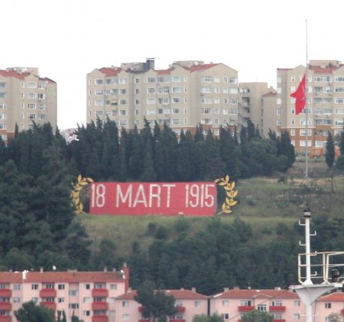 Çanakkale’de Bayraklar Yarıya İndirildi