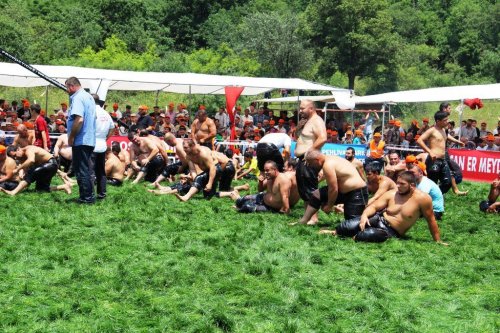 Çan'da Yağlı Güreş Heyecanı