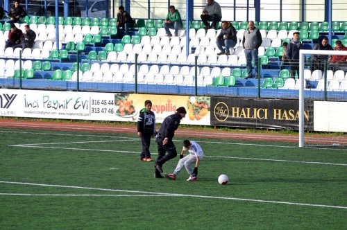 Çevik Kuvvete Geçit Yok