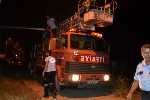 İftar Vakti Çıkan Yangın Korkuttu
