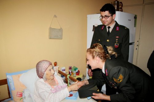 Jandarmadan Yaşlılara Ziyaret