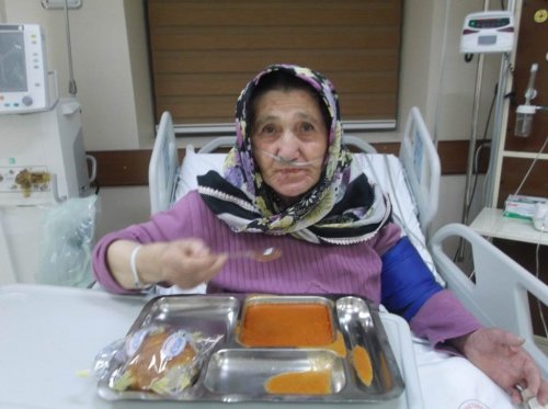 Kamu Hastanelerinde 24 Saat Çorba Hizmeti