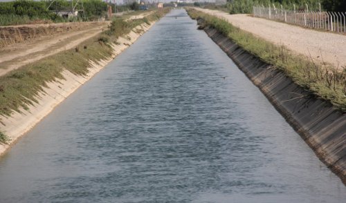 Kardeşleri Sulama Kanalı Ayırdı