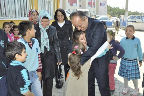 Öğrencilerden Tahsin Babaş’a Sevgi Seli
