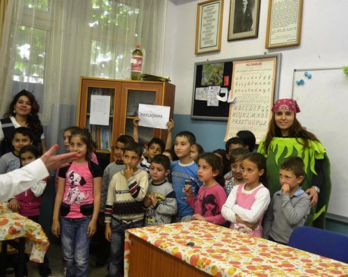 Yalnız Oyuncaklar Manisa’da Çocuklarla Buluştu
