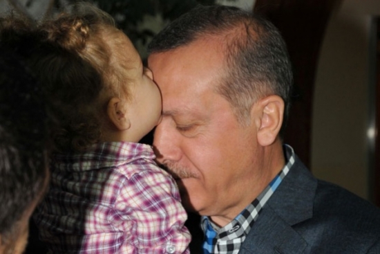Başbakan Erdoğan Öpe Öpe doyamadı 1
