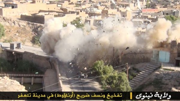 IŞİD Camileri Havaya Uçurdu 11