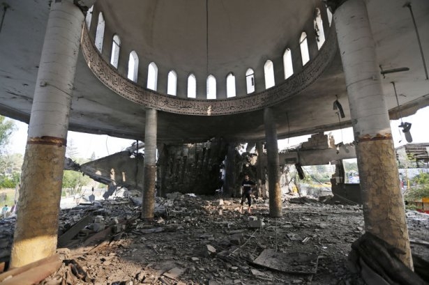 İsrail Ordusu 3 Camiyi Vurdu 6