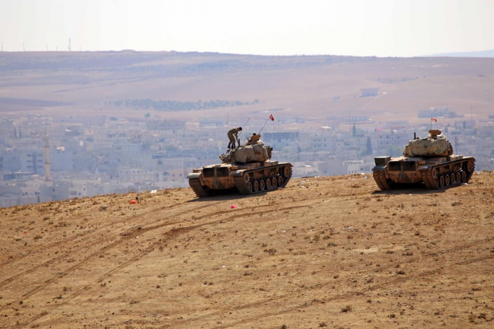 Sınıra Tank ve Zırhlı Araçlar Yerleştirildi 16