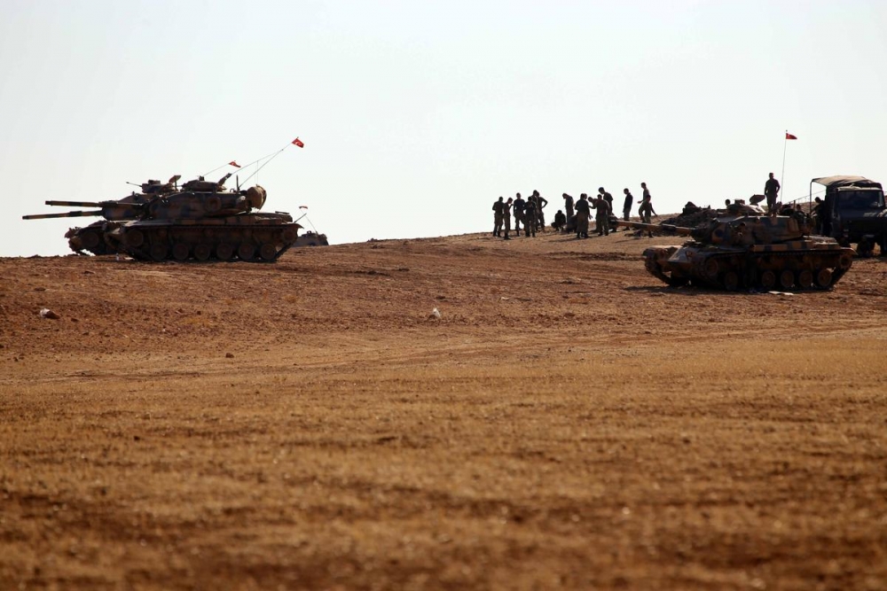 Sınıra Tank ve Zırhlı Araçlar Yerleştirildi 8