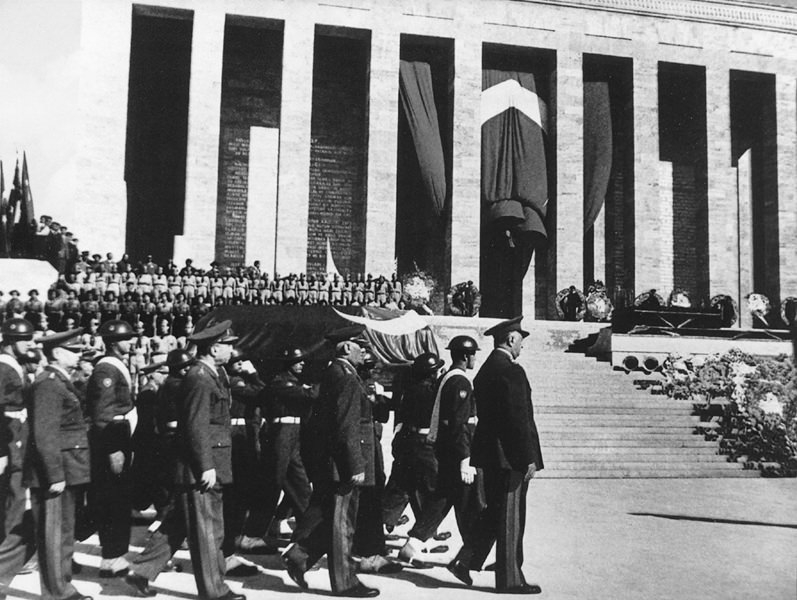 Atatürk'ün Cenazesinden Görülmemiş Fotoğraflar 14