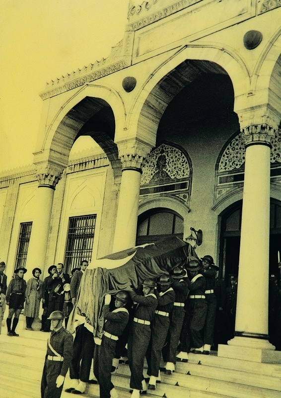 Atatürk'ün Cenazesinden Görülmemiş Fotoğraflar 16