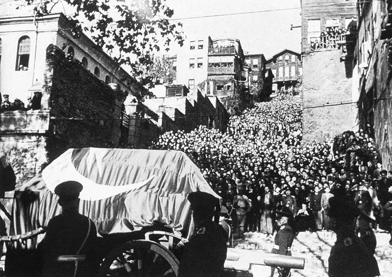 Atatürk'ün Cenazesinden Görülmemiş Fotoğraflar 17