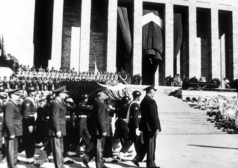 Atatürk'ün Cenazesinden Görülmemiş Fotoğraflar 2