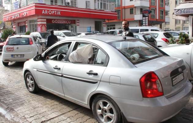Adana'da Araba Camından Sarkan Ceset 1