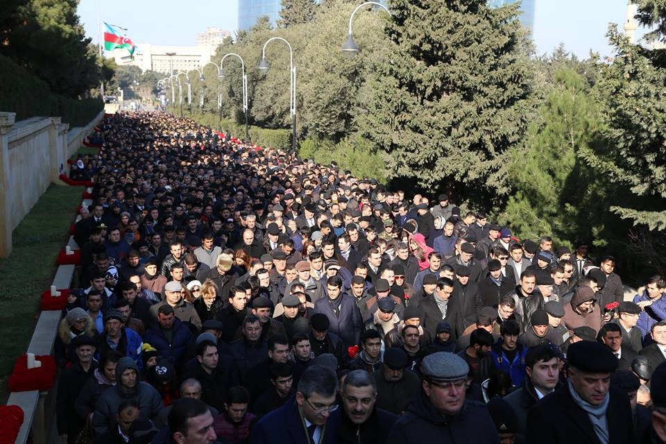Azerbaycan'da "20 Ocak Katliamı"nın Kurbanları Anılıyor 7
