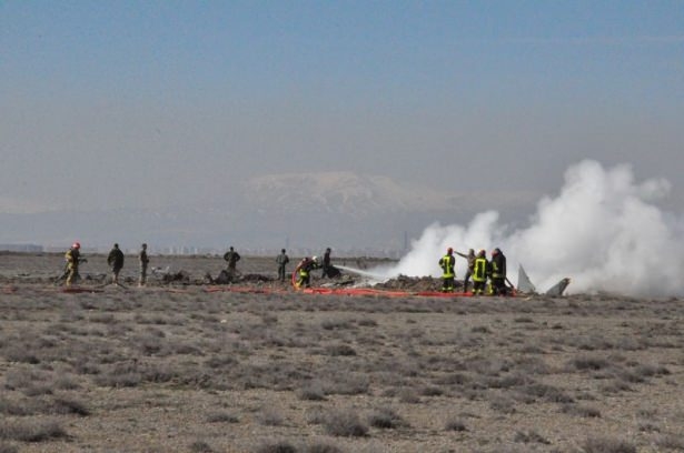 Konya'da Askeri Uçak Düştü 5