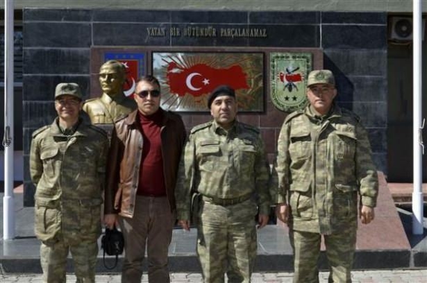 İkizinin şehit düştüğü mevziyi gördü 8